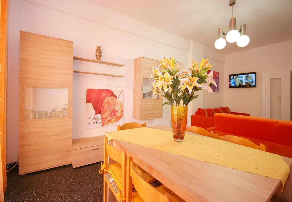 Top Relax Apartment Аласио Екстериор снимка